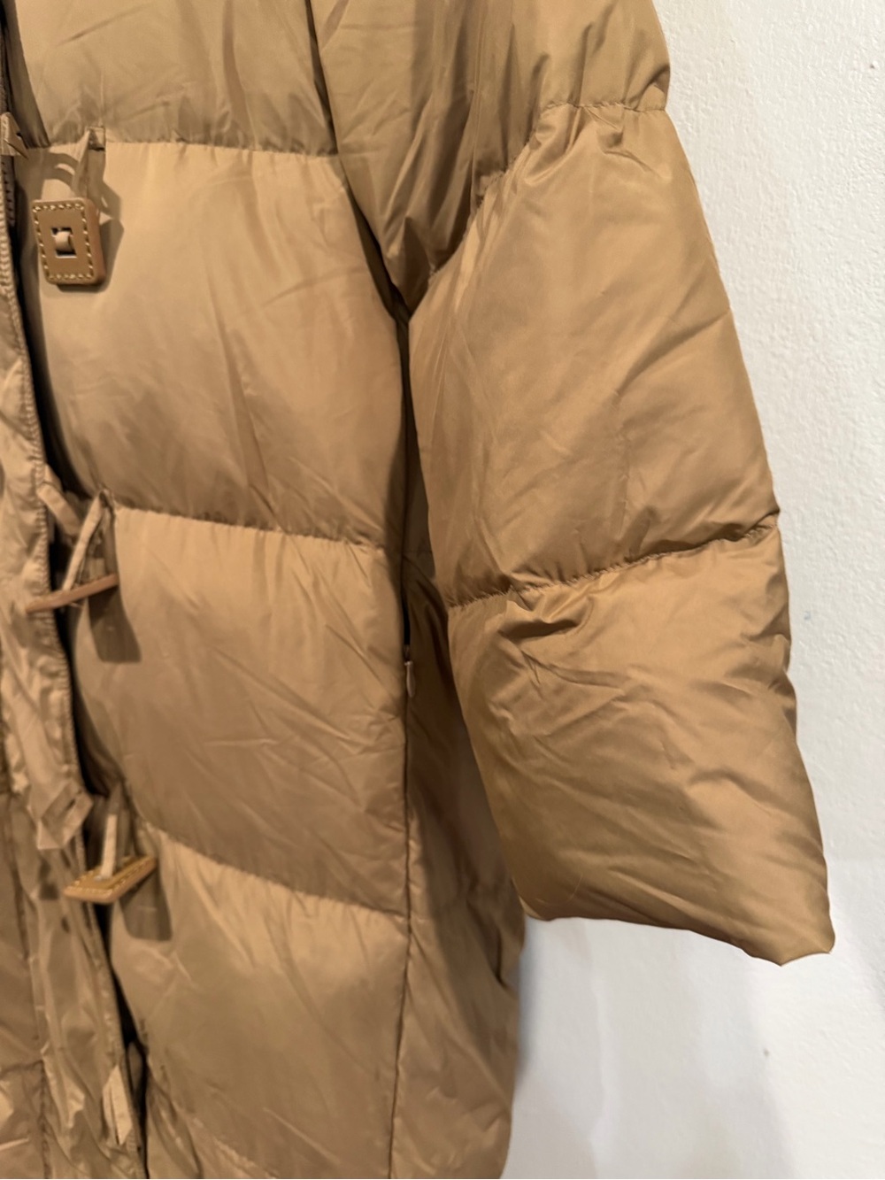 NWOT Duck Down Camel Long Hooded Puffer Coat Size - Medium - Picture 6 of 10